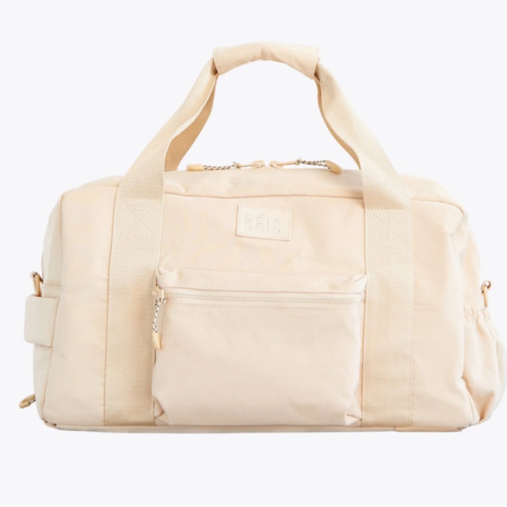 NWT Beis the Sport Duffle in Beige